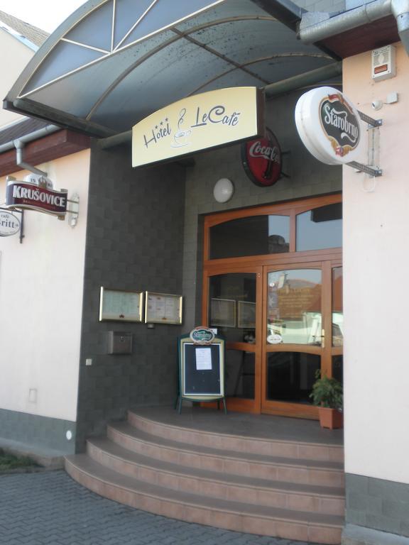 Hotel Le Cafe Pohorelice  Exterior photo