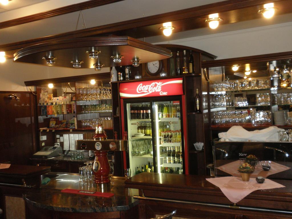 Hotel Le Cafe Pohorelice  Exterior photo